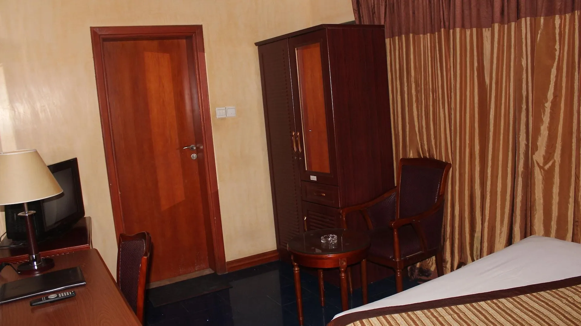 **  Mount Royal Hotel Дубай ОАЭ