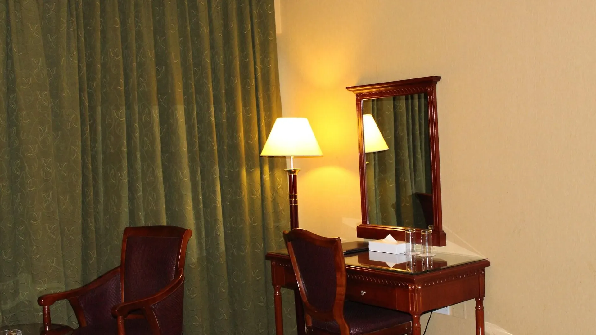Mount Royal Hotel Дубай